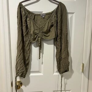 J for Justify cropped peasant top